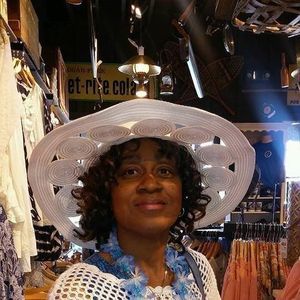 Meet your Posher, Joyce